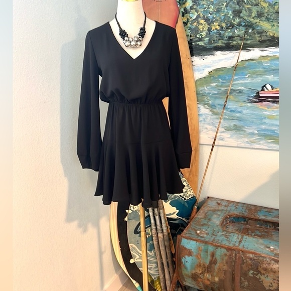 The Impeccable Pig,USA,Adorable V-Neck Mini Dress w/Elastic Waist,Classic Black - Picture 6 of 10